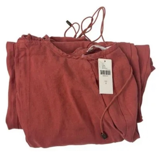 NWT - Picture 4 of 4